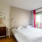 Apartment Veeve - Mid-century Maestro *
