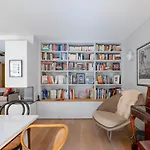 Veeve - Mid-century Maestro