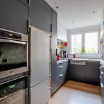 Apartament Veeve - Mid-century Maestro Paryż