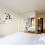 Veeve - Mid-century Maestro * Paryż